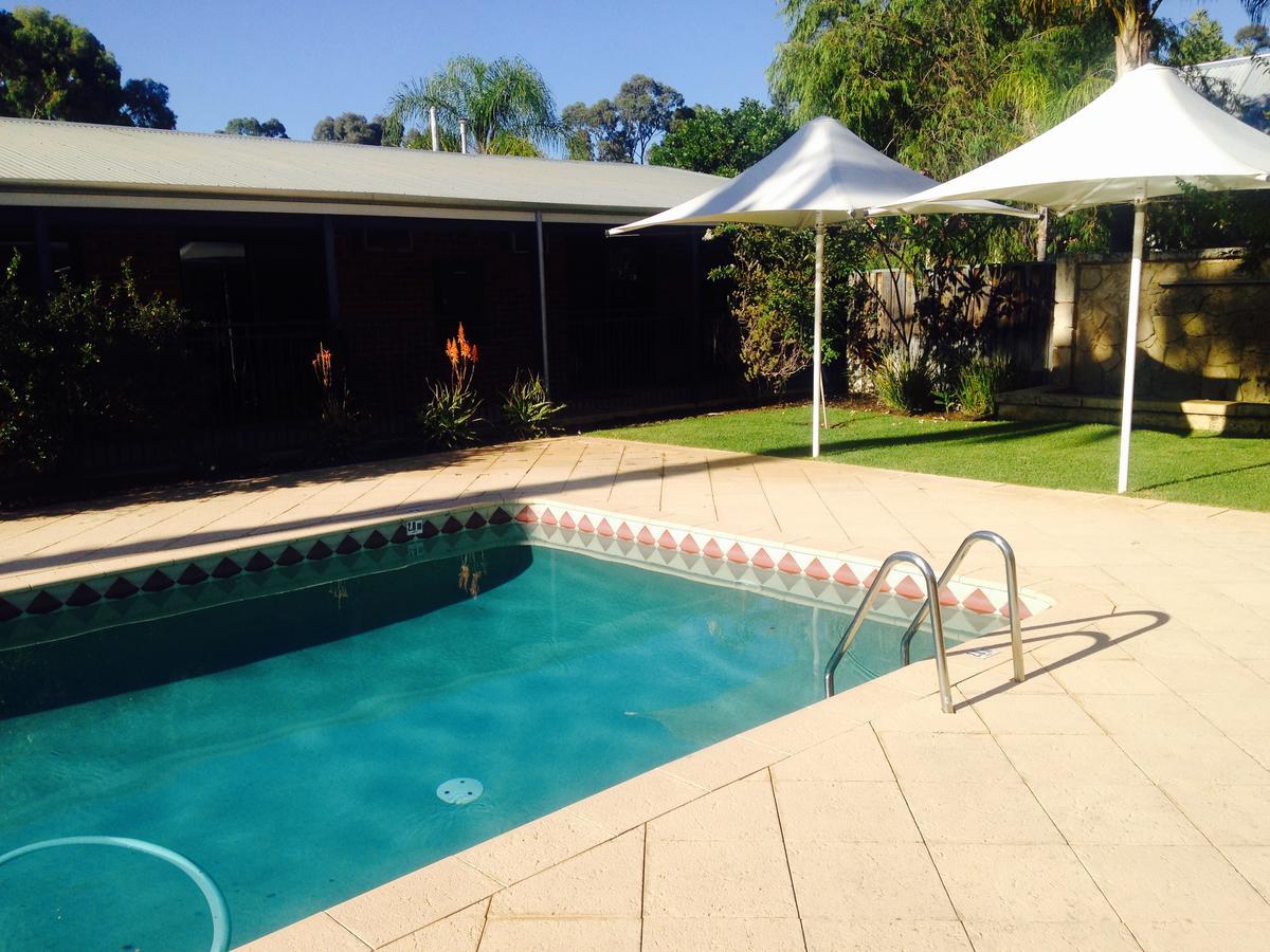 Rose & Crown Hotel Perth Luaran gambar